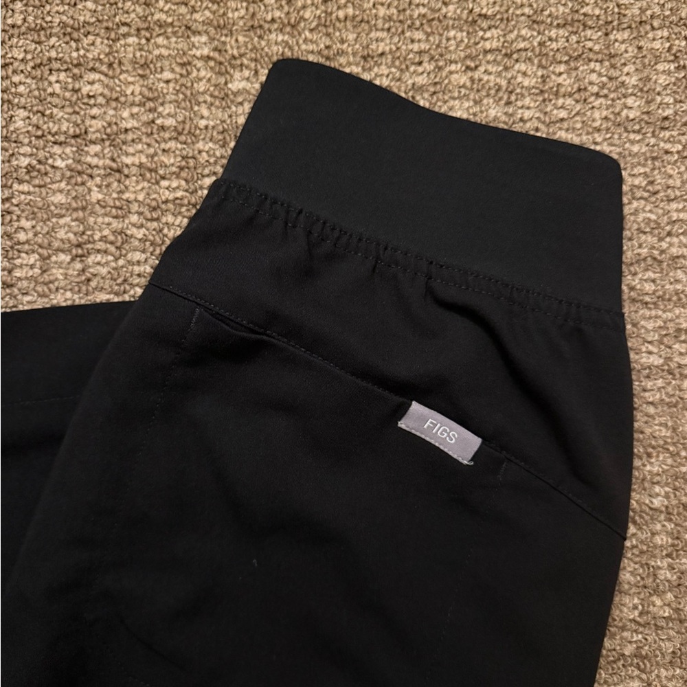 FIGS High Waisted Isabel Wide Leg Scrub Pants MP in black